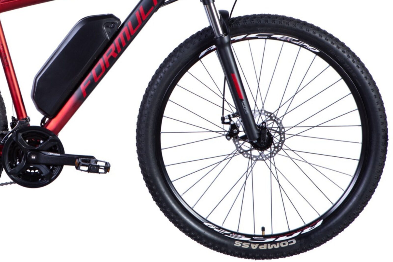 Sähköpyörä, punainen runko, maastorenkaat.