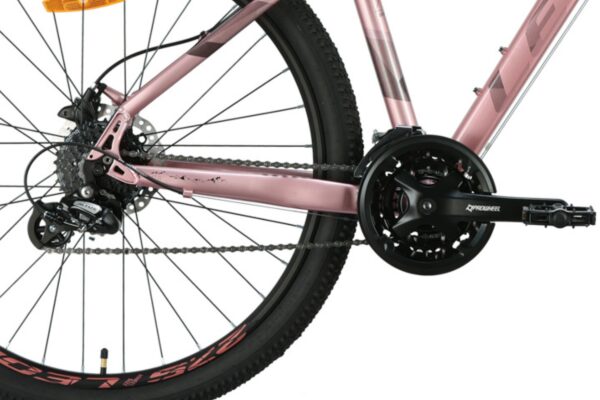 Vaaleanpunainen maastopyörän osa ja vaihteet