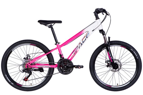 Vaaleanpunainen maastopyörä valkoisella rungolla.