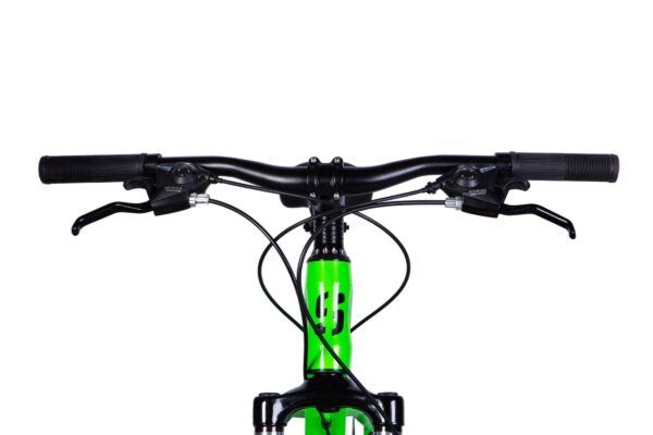 Vihreän pyörän ohjaustanko edestäpäin.