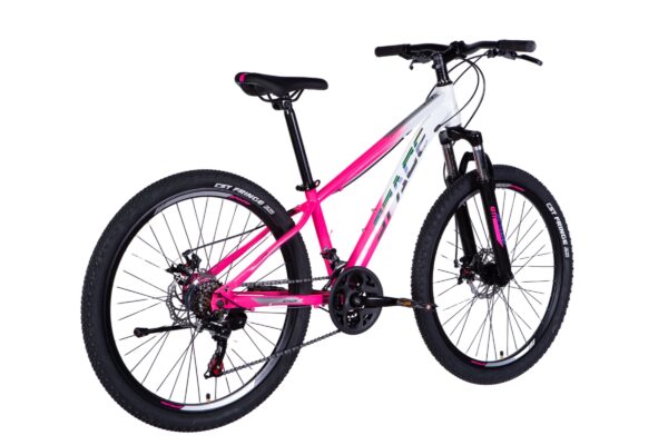 Valkoinen ja pinkki maastopyörä sivulta kuvattuna.