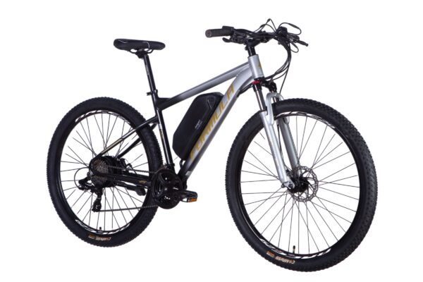 Musta ja hopeanvärinen maastopyörä sivulta kuvattuna.