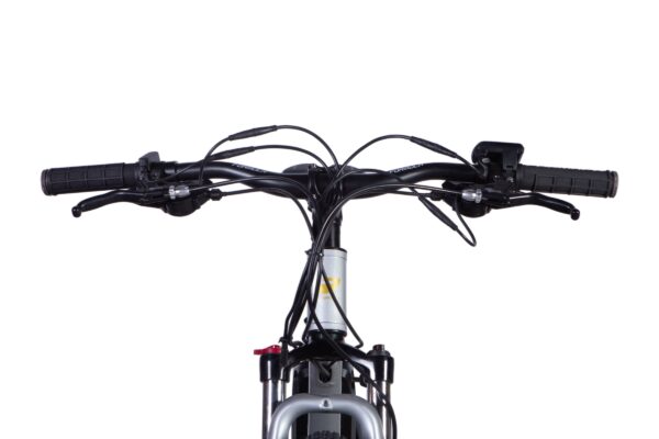 Polkupyörän ohjaustanko ja jarrut esillä.