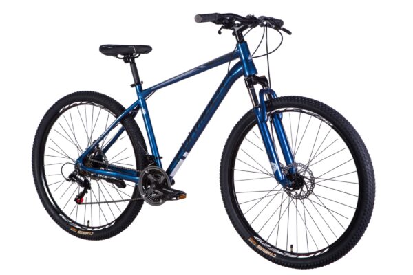 Sininen maastopyörä modernilla designilla.