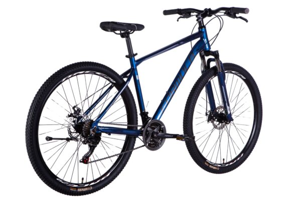 Sininen maastopyörä eri kulmista.