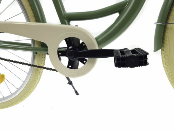 Vihreän polkupyörän kampi ja poljin