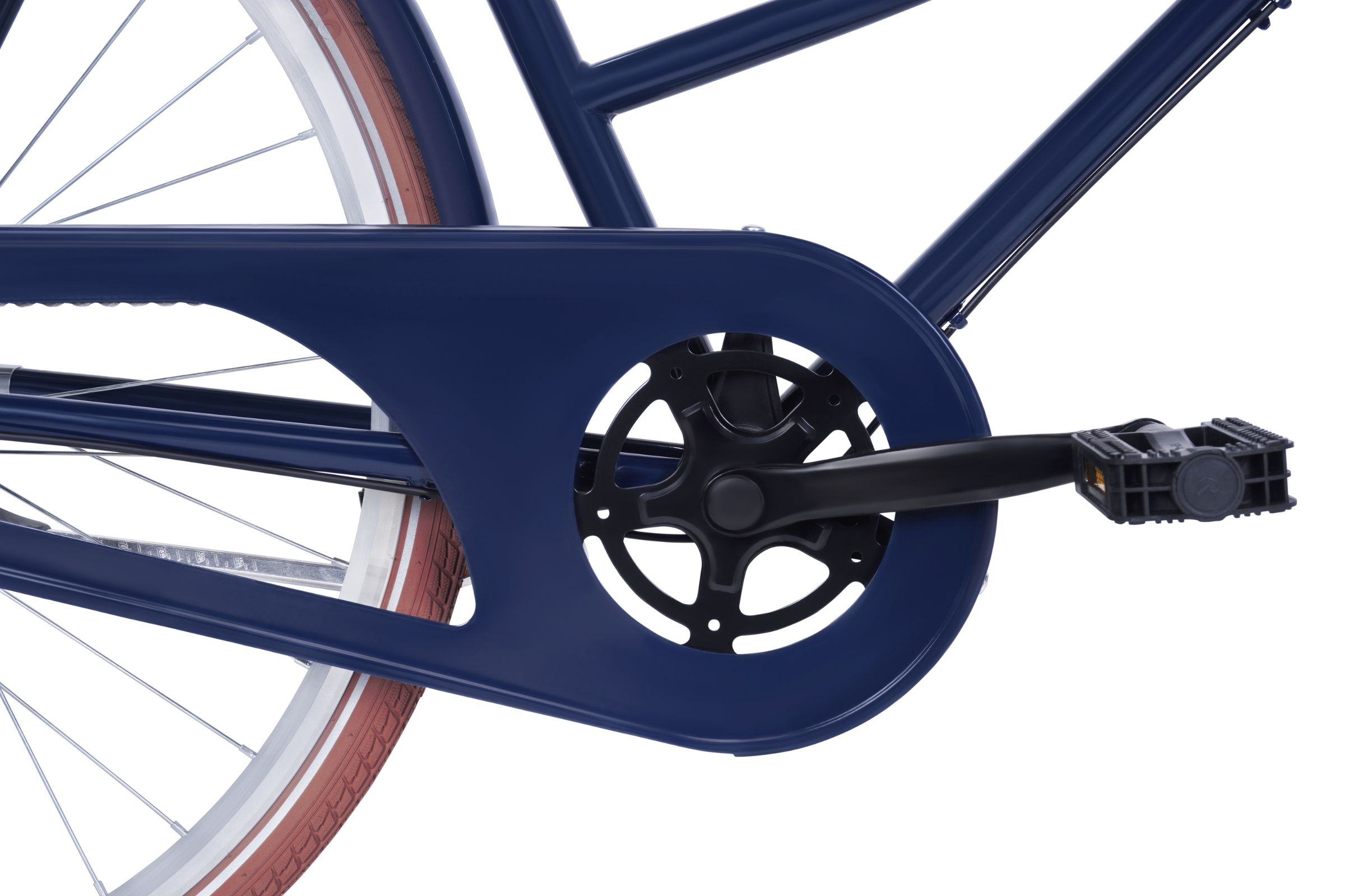 Sininen polkupyörän kampisarja ja ketjusuoja.